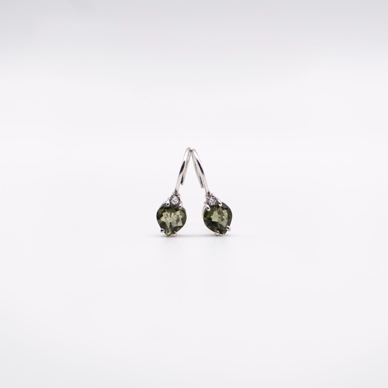 Stříbrné náušnice s vltavíny a zirkony - srdce 6 mm Stříbrné náušnice s vltavíny a zirkony - srdce 6 mm