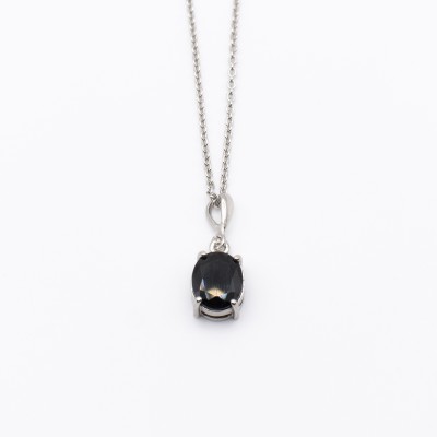 Stříbrný přívěsek s přírodním černým safírem/Elegantní šperk 925.