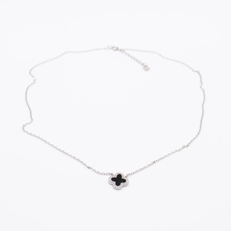 Stříbrný náhrdelník s černým onyxem a zirkony čtyřlístek