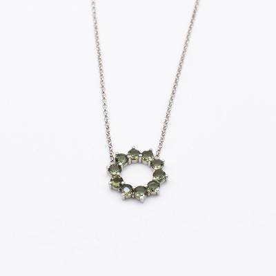 Náhrdelník s vltavínovým kruhem na stříbrném řetízku/ Český vltavín.