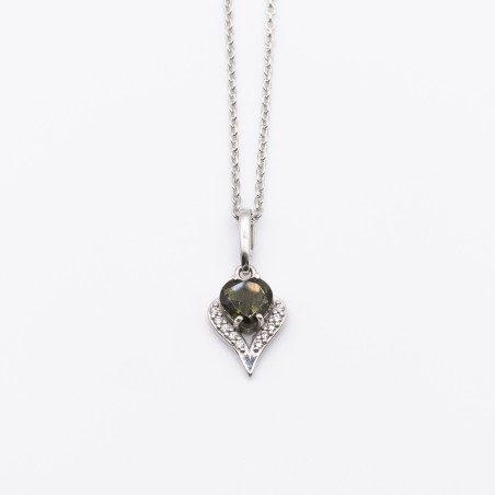 Stříbrný 925  přívěsek s pravým vltavínem / Srdce 7x7 mm.