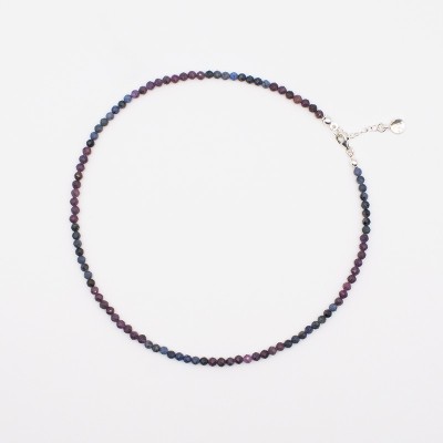 Náhrdelník z broušených safíru a rubínu / Stříbro 925.