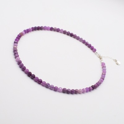 Náhrdelník s broušeným  přírodním rubínem - korálky / Stříbro 925.