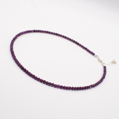 Stříbrný náhrdelník z přírodního broušeného  rubínu - korálky / Stříbro 925.