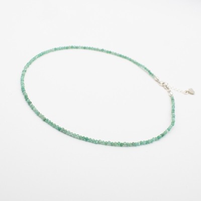 Smaragdový náhrdelník stříbrný broušený