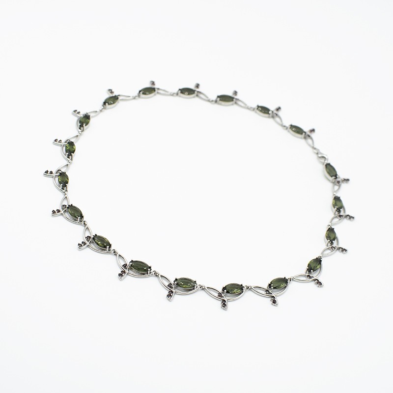 Náhrdelník s vltavíny a českými granáty