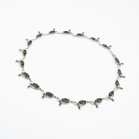 Stříbrný náhrdelník s vltavíny a českými granáty / Rhodiovaný.