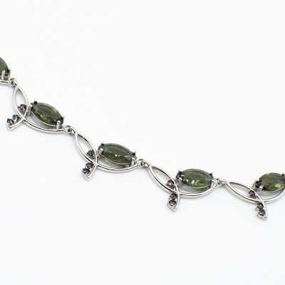 Stříbrný náhrdelník s vltavíny a českými granáty / Rhodiovaný.