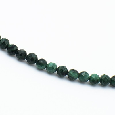 Korálkový náhrdelník z pravého broušeného malachitu / Stříbro 925.