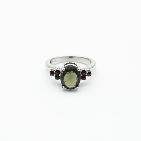 Stříbrný prsten s vltavínem 10x8 mm a českými granáty /Stříbro 925.